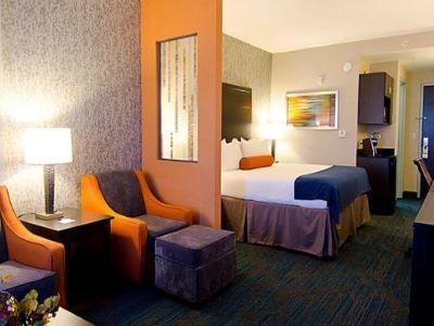 Holiday Inn Express Hotel & Suites Knoxville By Ihg Bagian luar foto