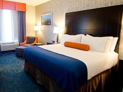 Holiday Inn Express Hotel & Suites Knoxville By Ihg Bagian luar foto